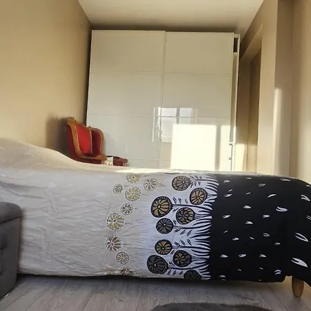 Le Calme Ensoleille Apartment *